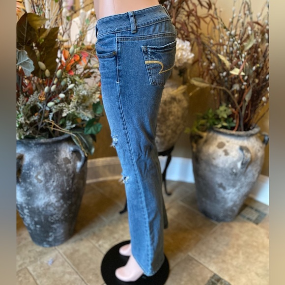 American Eagle AE Artist Boot Cut Low Rise Denim distressed Blue Jeans sz 8 - Picture 2 of 6